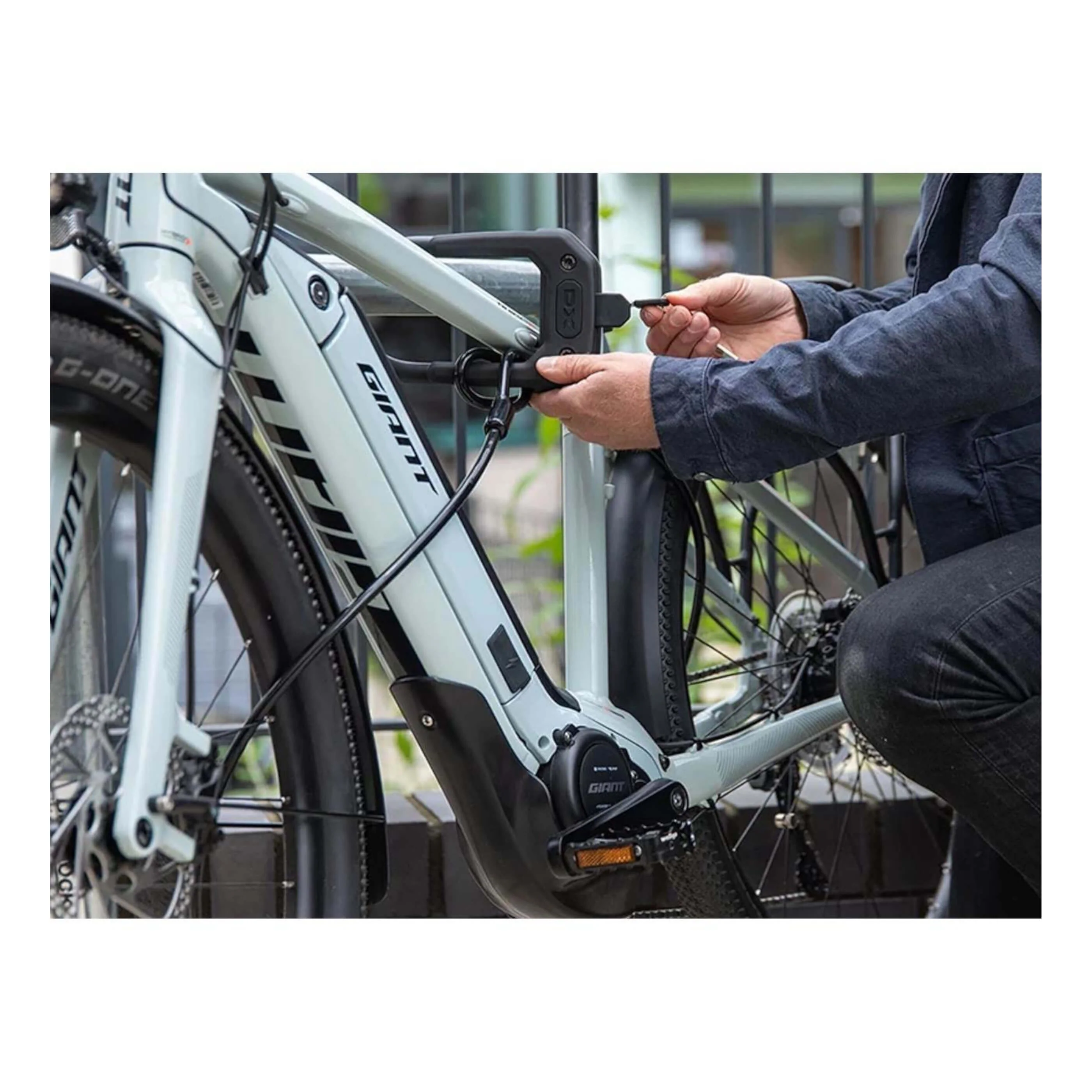 Hiplok DXP D Lock & 2m Cable (Diamond Approved) - Image 2