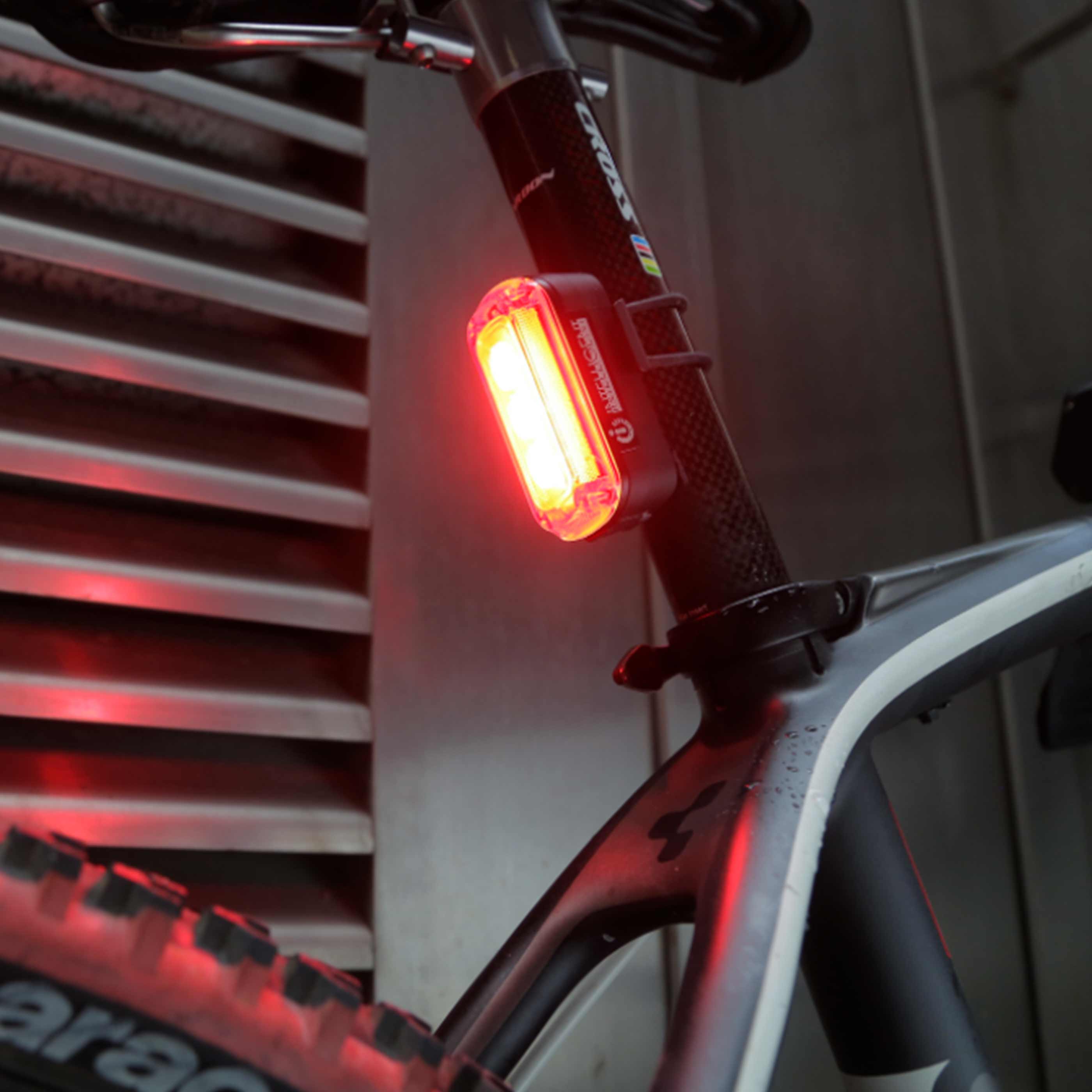 Moon Sirius Pro Intelligent Rear USB Light - Image 2